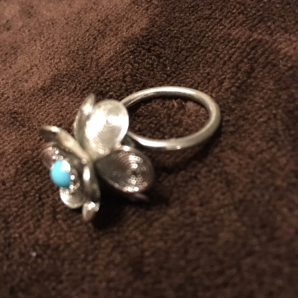 Flower ring - Picture 3 of 4